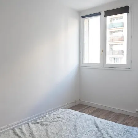 Charming Cocoon Refurbished Near Paris Apartment *